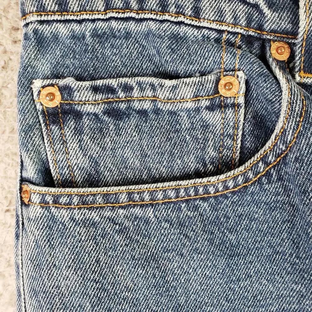 VTG Levis 560 Jeans Mens 33x30 Medium Wash Blue Loose Fit Tapered Leg Faded 90s